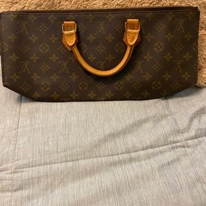 Triangle sac Louis Vuitton handbag